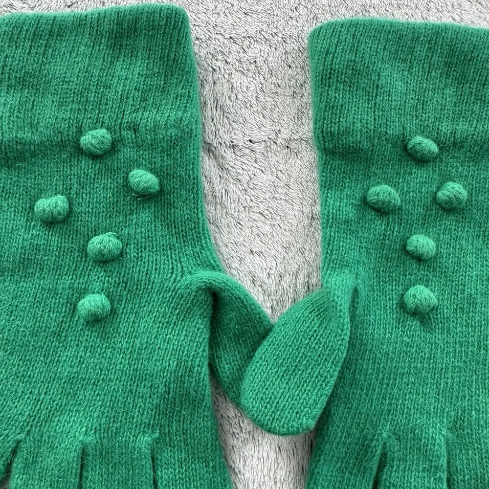 NORDSTROM Women's Pair Green‎ Bubble Yarn Gloves Made In Italy Winter Gloves EUC